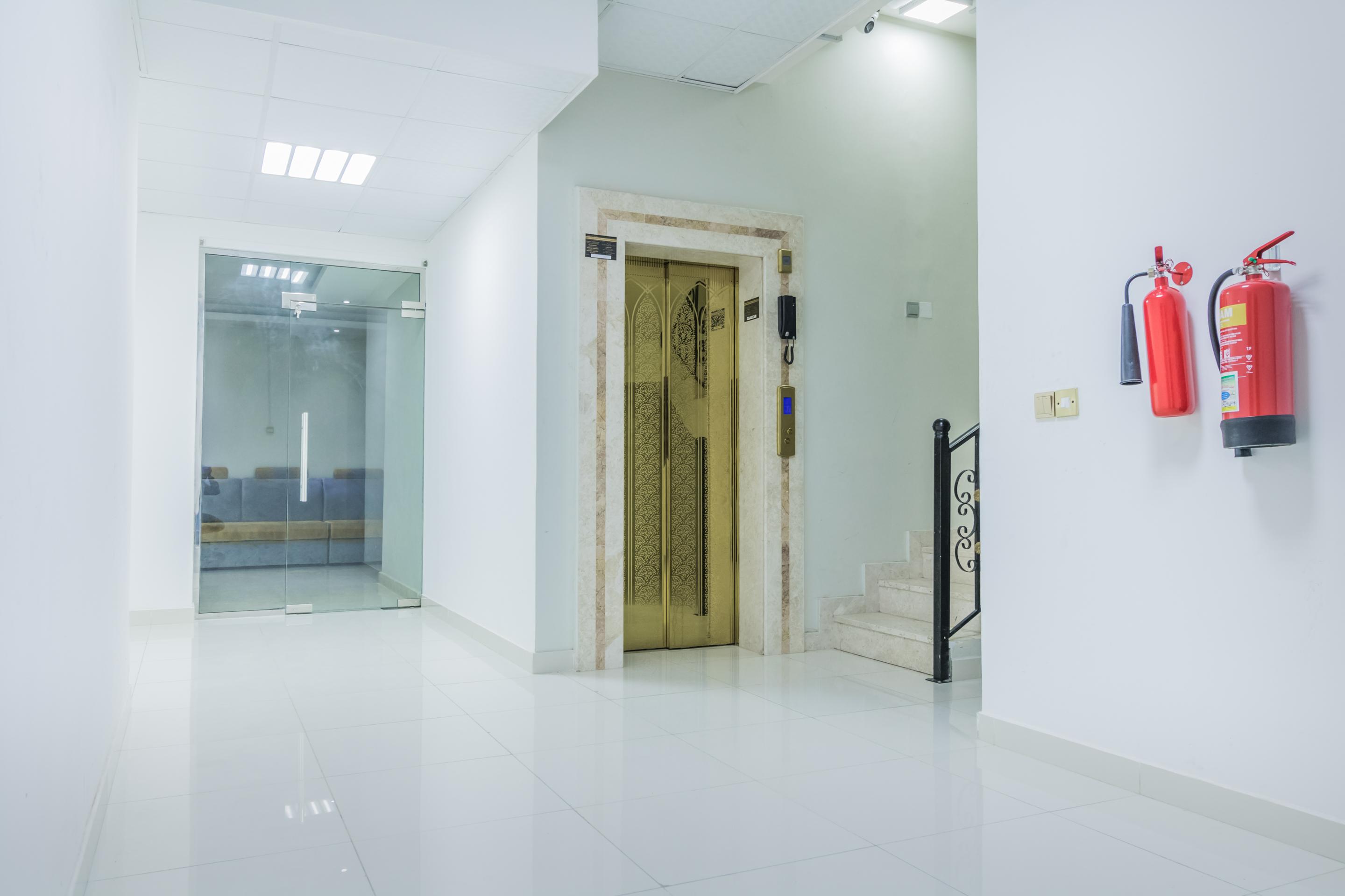 Super Oyo 106 Muscat Grand Hotel Apartment Seeb Exterior photo
