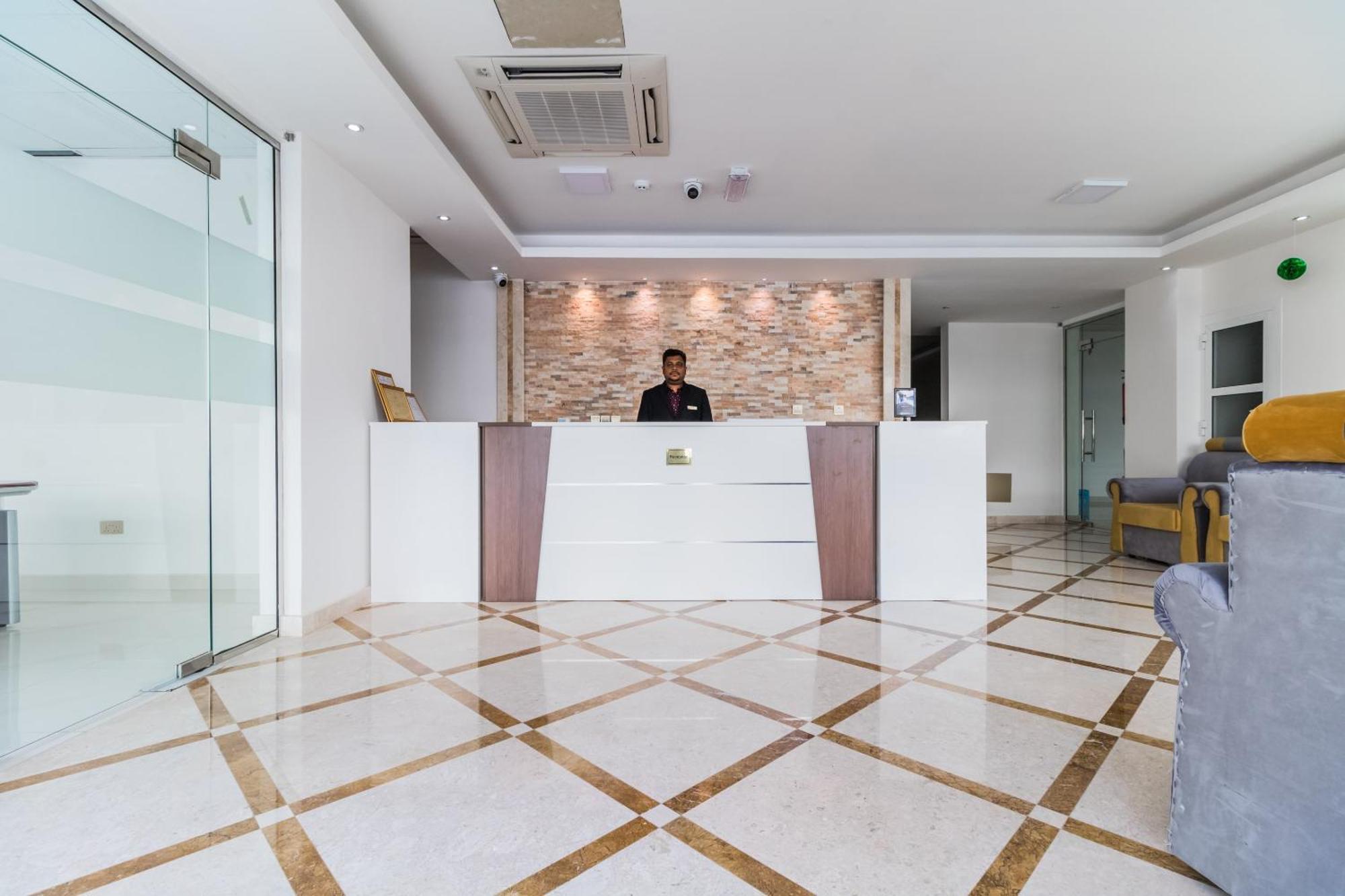 Super Oyo 106 Muscat Grand Hotel Apartment Seeb Exterior photo