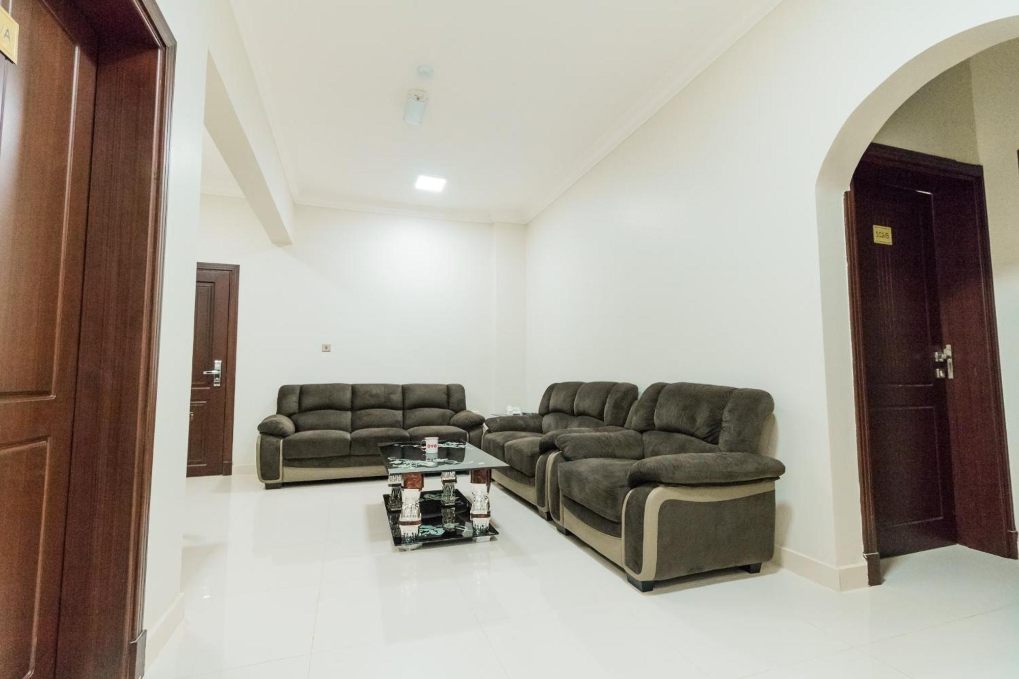 Super Oyo 106 Muscat Grand Hotel Apartment Seeb Exterior photo